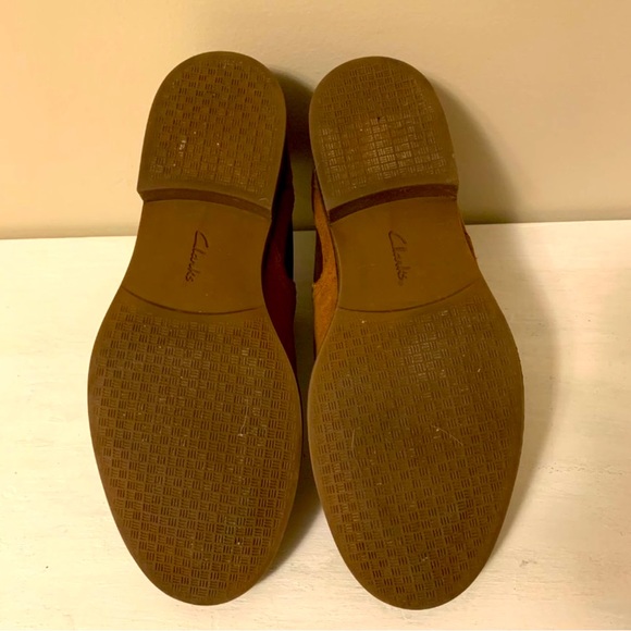 Clarks Camzin Chelsea Suede Slip-On Loafers, Size 9 - Picture 6 of 6